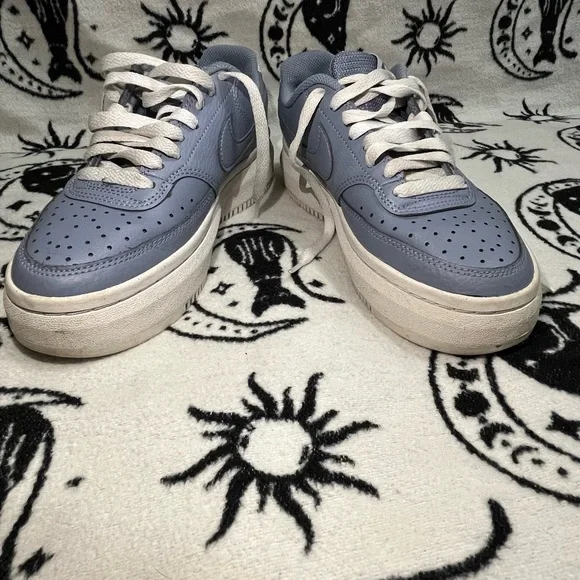 Nike Women's Blue and White Sneakers - Picture 1 of 3